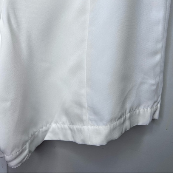 Giorgio Armani Pleated Snap-Closure Shorts Size Medium - Picture 8 of 16